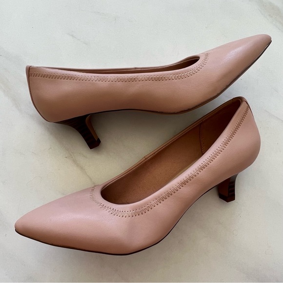 Clarks Shoes Clarks Womens Shondrah Rae Pumps Blush Pink Heels